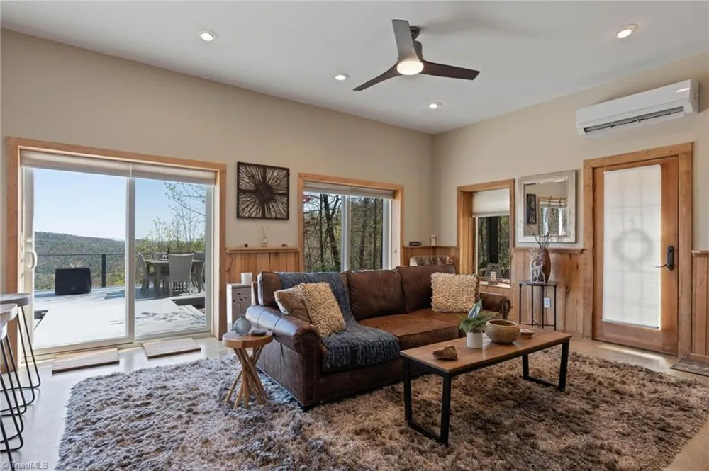 3086 Summit Road Purlear, NC 28665