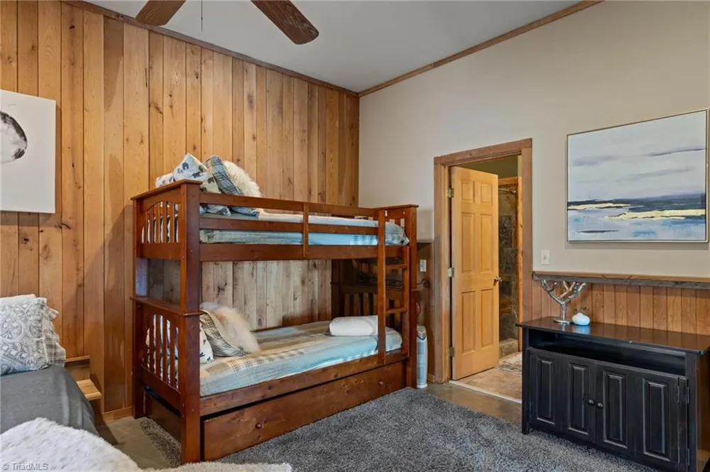 3086 Summit Road Purlear, NC 28665