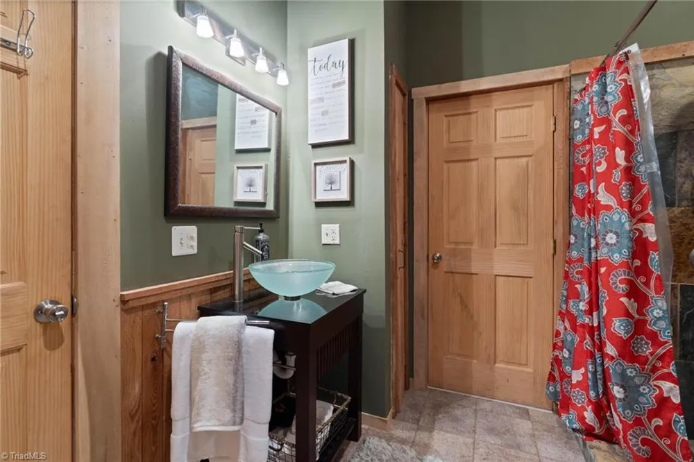 3086 Summit Road Purlear, NC 28665