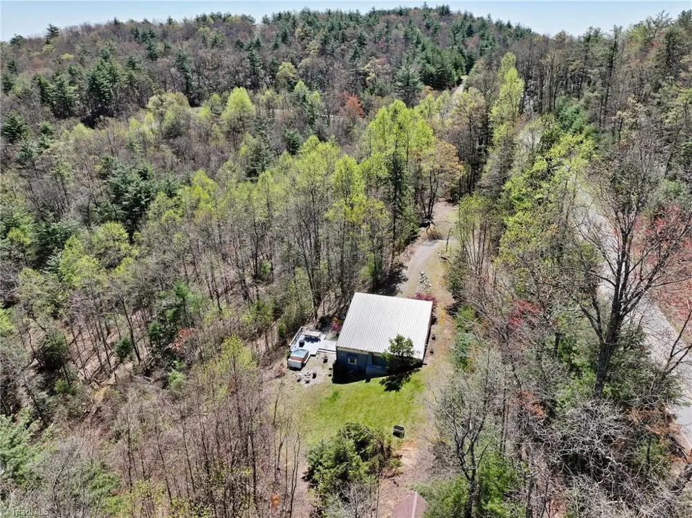 3086 Summit Road Purlear, NC 28665