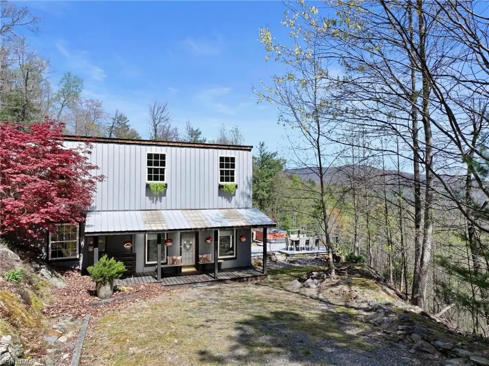 3086 Summit Road Purlear, NC 28665