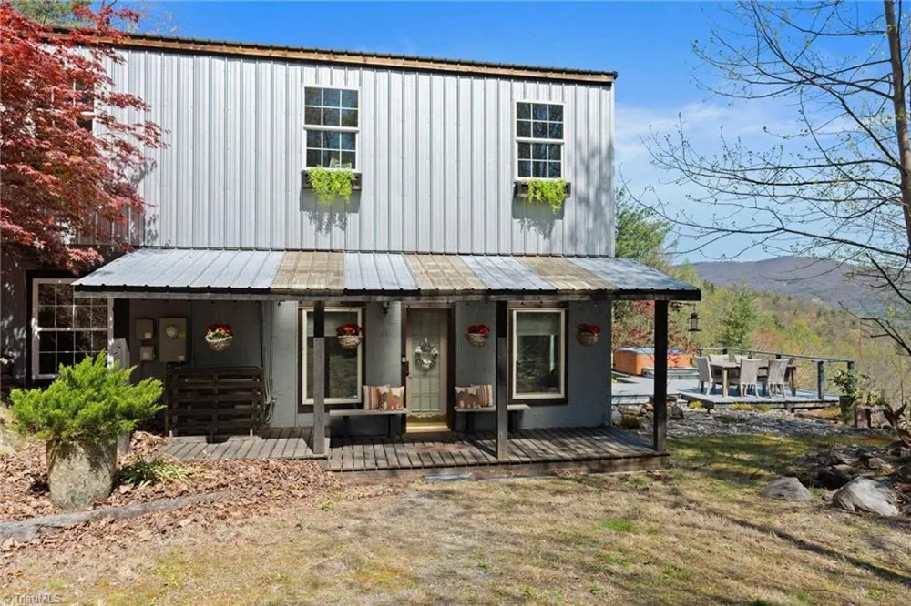 3086 Summit Road Purlear, NC 28665