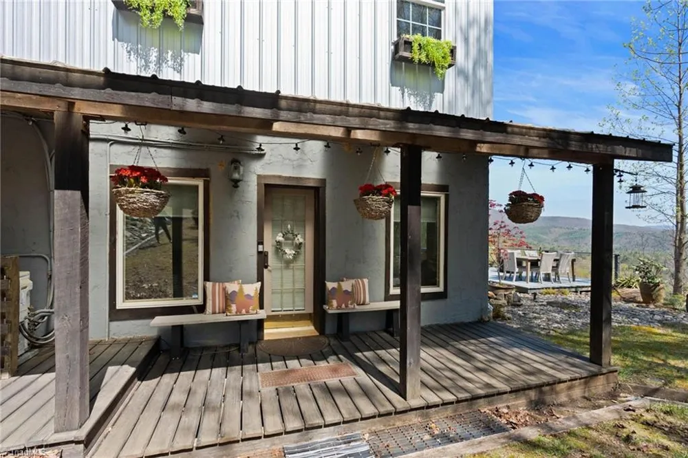 3086 Summit Road Purlear, NC 28665