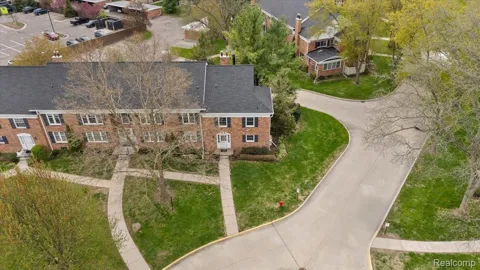 1000 Trailwood Path