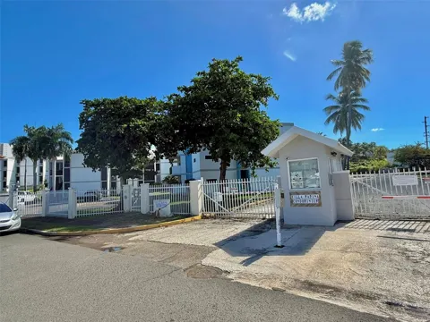 Villa Marina Condo VILLA MARINA AVE. #D201