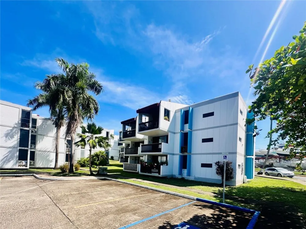 Villa Marina Condo VILLA MARINA AVE. #D201 Fajardo, PR 00738
