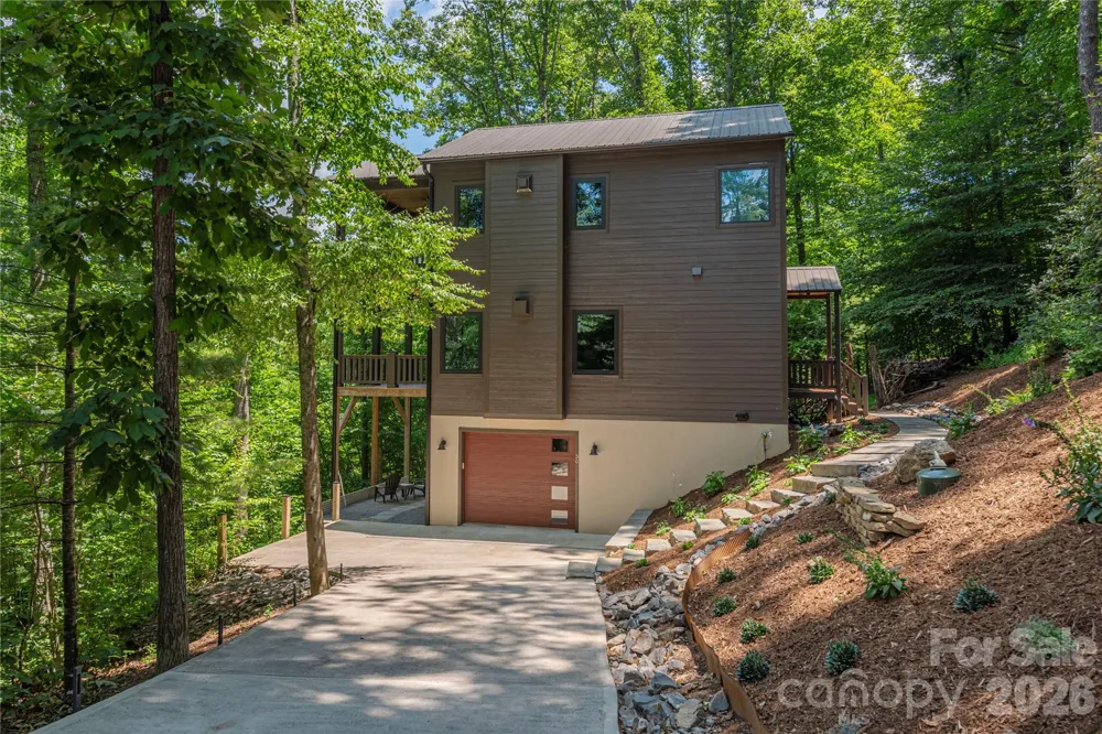 30 Garren View Drive Fairview, NC 28730