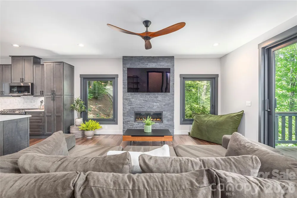 30 Garren View Drive Fairview, NC 28730
