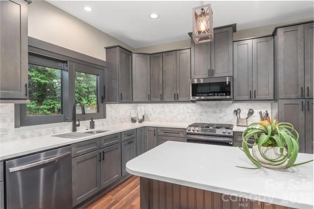 30 Garren View Drive Fairview, NC 28730