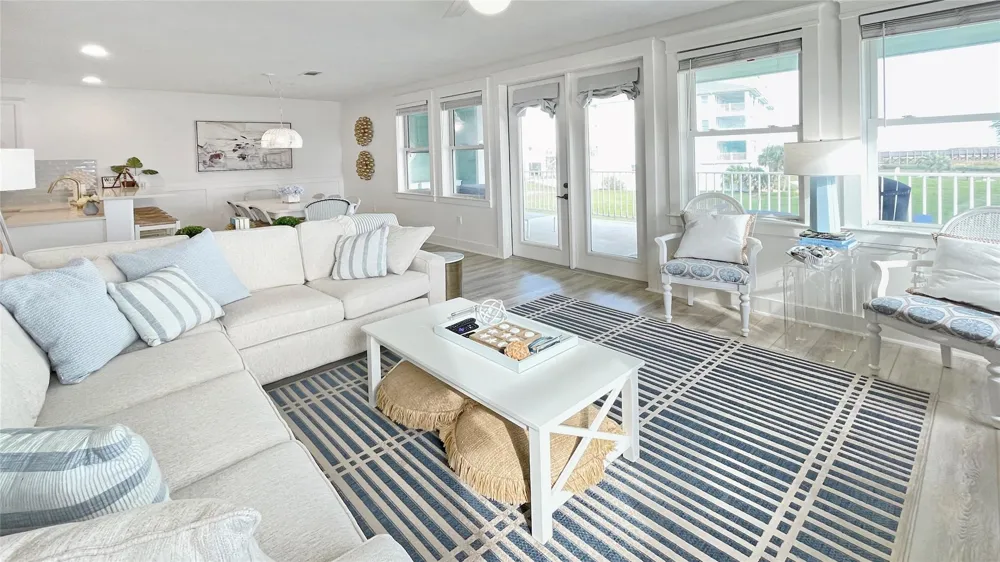 4231 Pointe West #103 Galveston, TX 77554