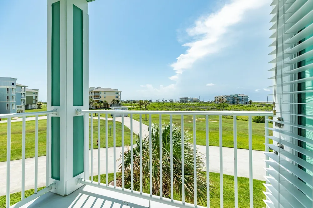 4231 Pointe West #103 Galveston, TX 77554