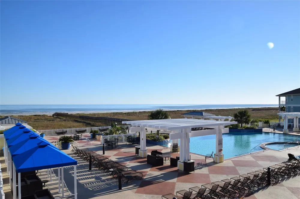 4231 Pointe West #103 Galveston, TX 77554