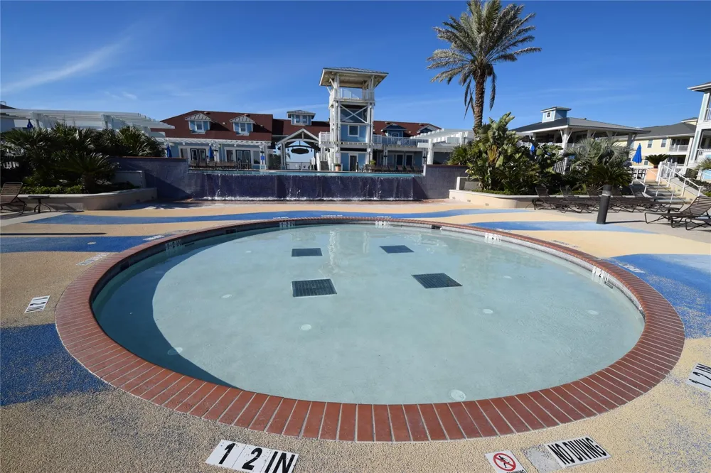 4231 Pointe West #103 Galveston, TX 77554