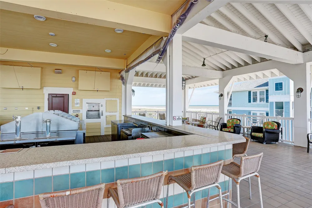 4231 Pointe West #103 Galveston, TX 77554