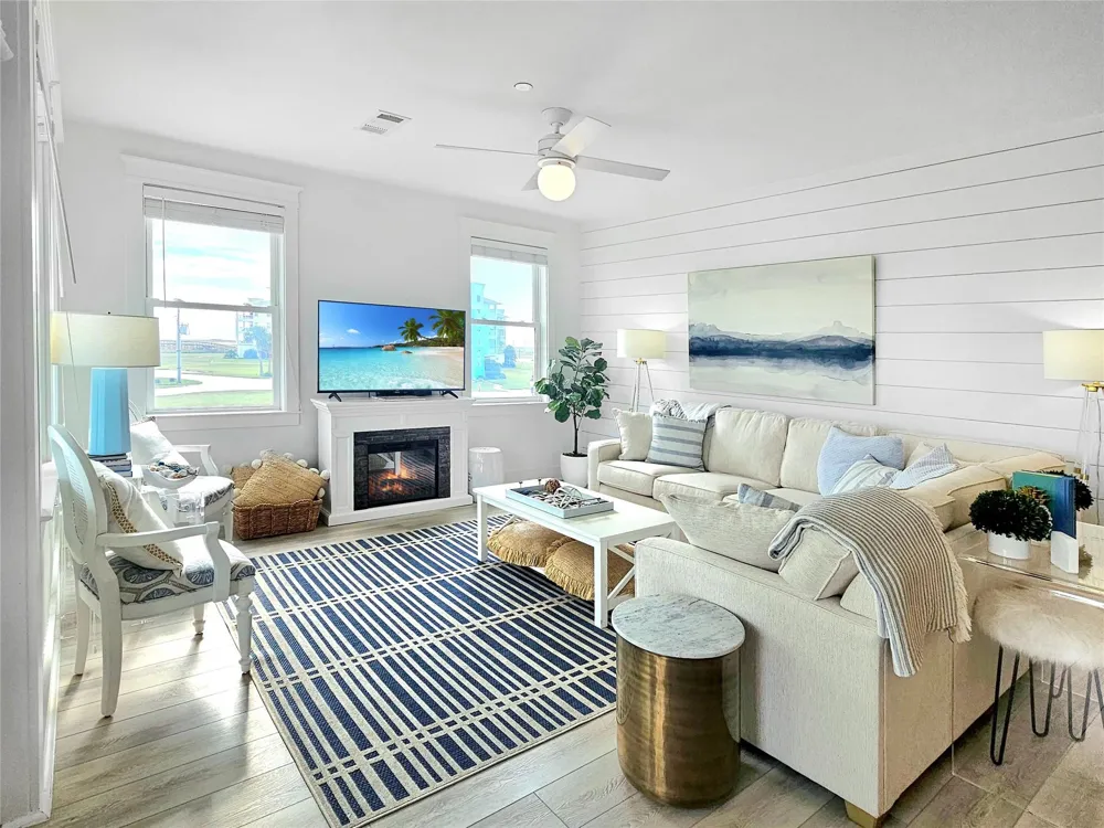 4231 Pointe West #103 Galveston, TX 77554