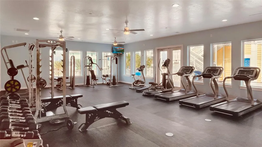 4231 Pointe West #103 Galveston, TX 77554