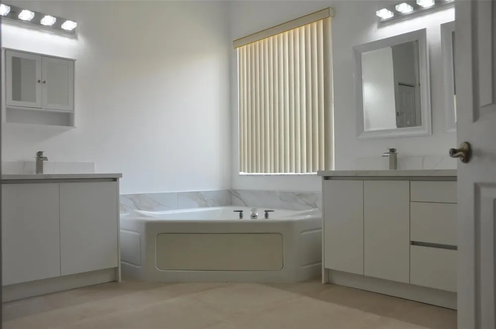 19496 S Whitewater Avenue Weston, FL 33332