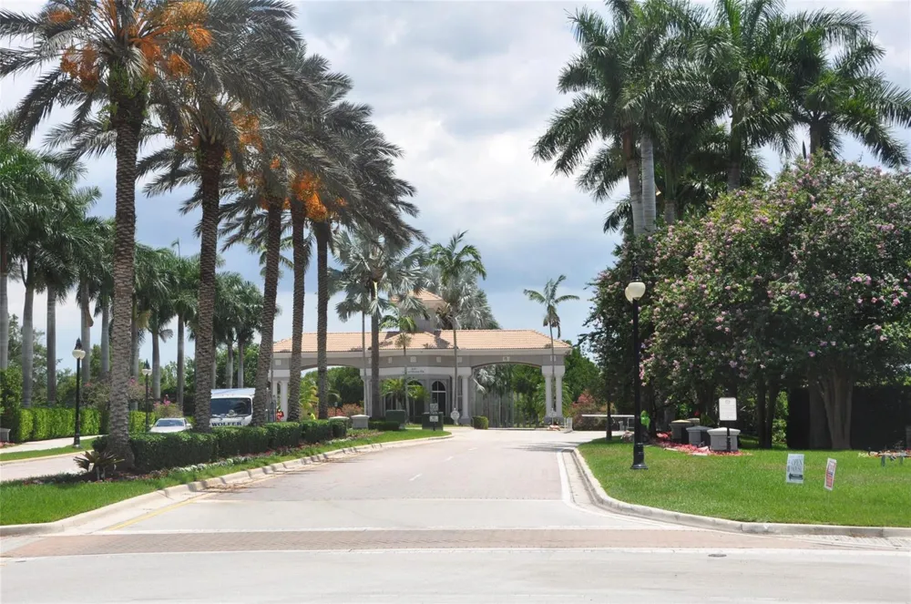 19496 S Whitewater Avenue Weston, FL 33332