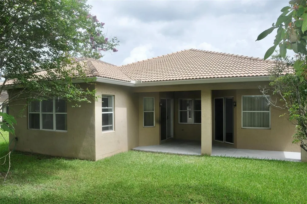 19496 S Whitewater Avenue Weston, FL 33332
