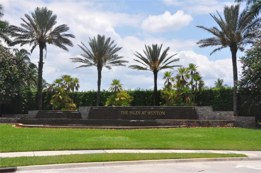19496 S Whitewater Avenue Weston, FL 33332