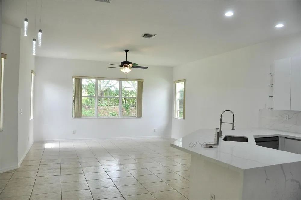 19496 S Whitewater Avenue Weston, FL 33332