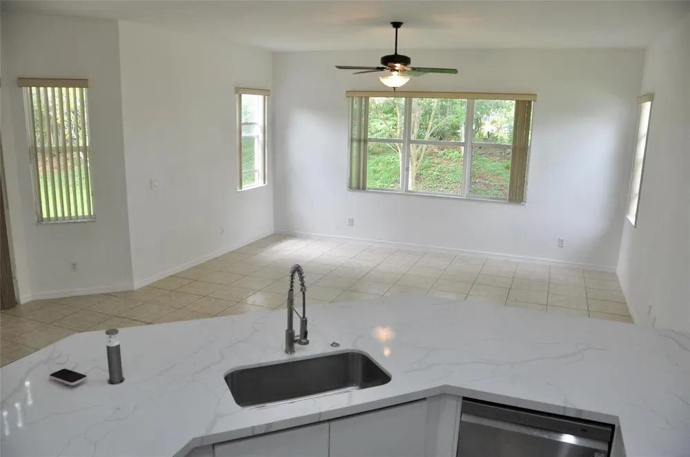 19496 S Whitewater Avenue Weston, FL 33332