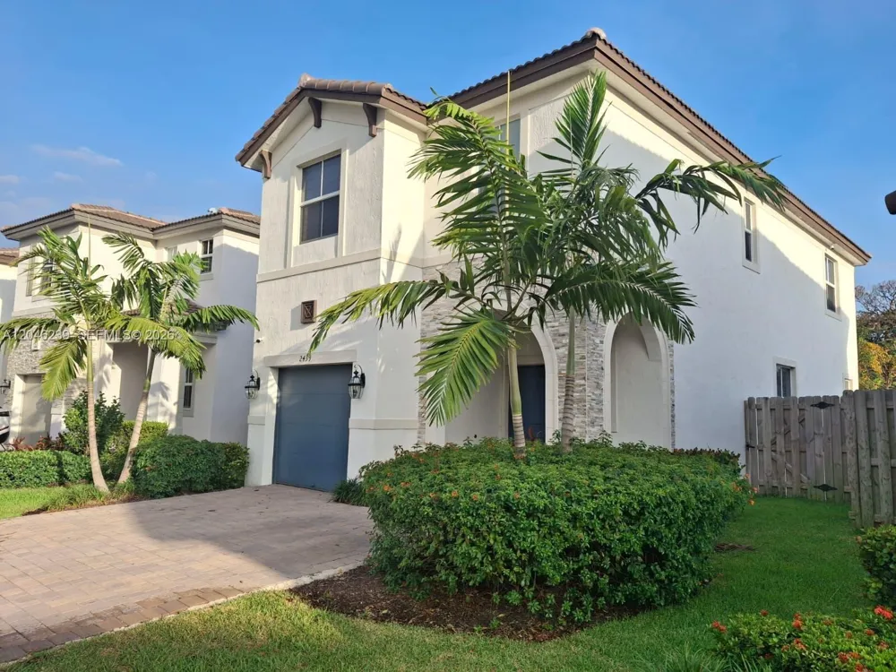 2439 NW 131st Cir Miami, FL 33167