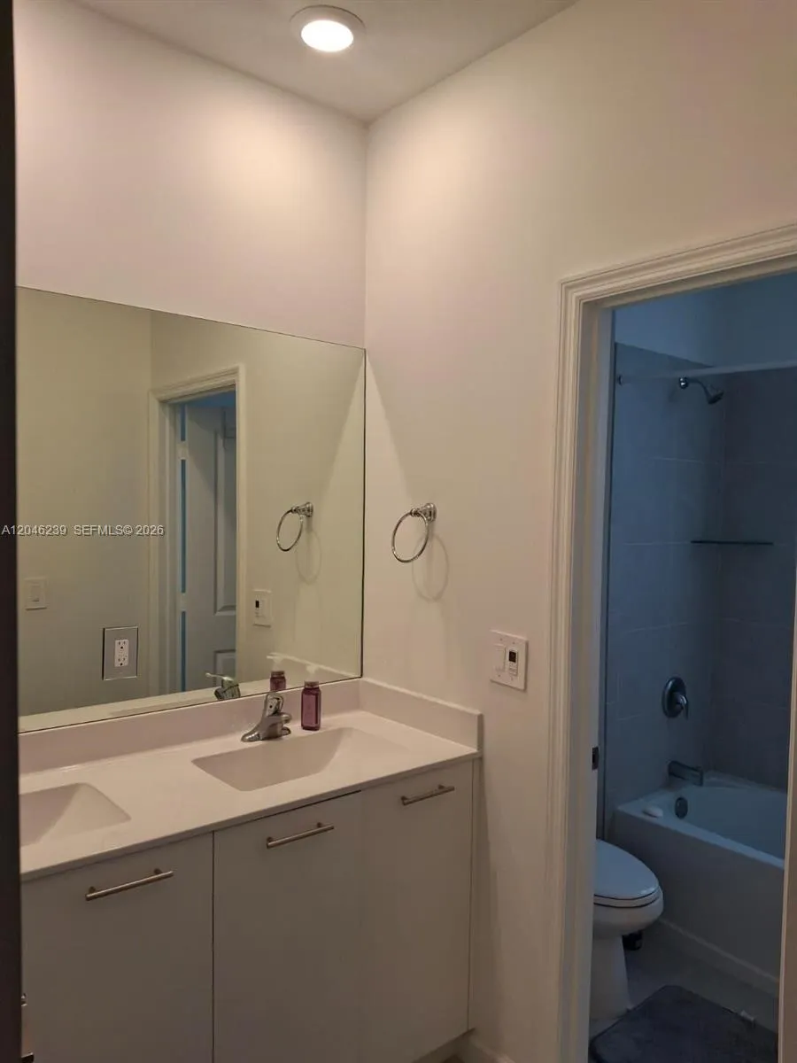 2439 NW 131st Cir Miami, FL 33167