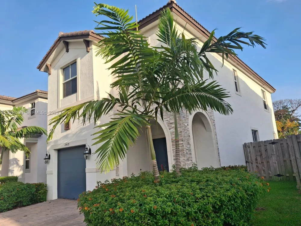 2439 NW 131st Cir Miami, FL 33167