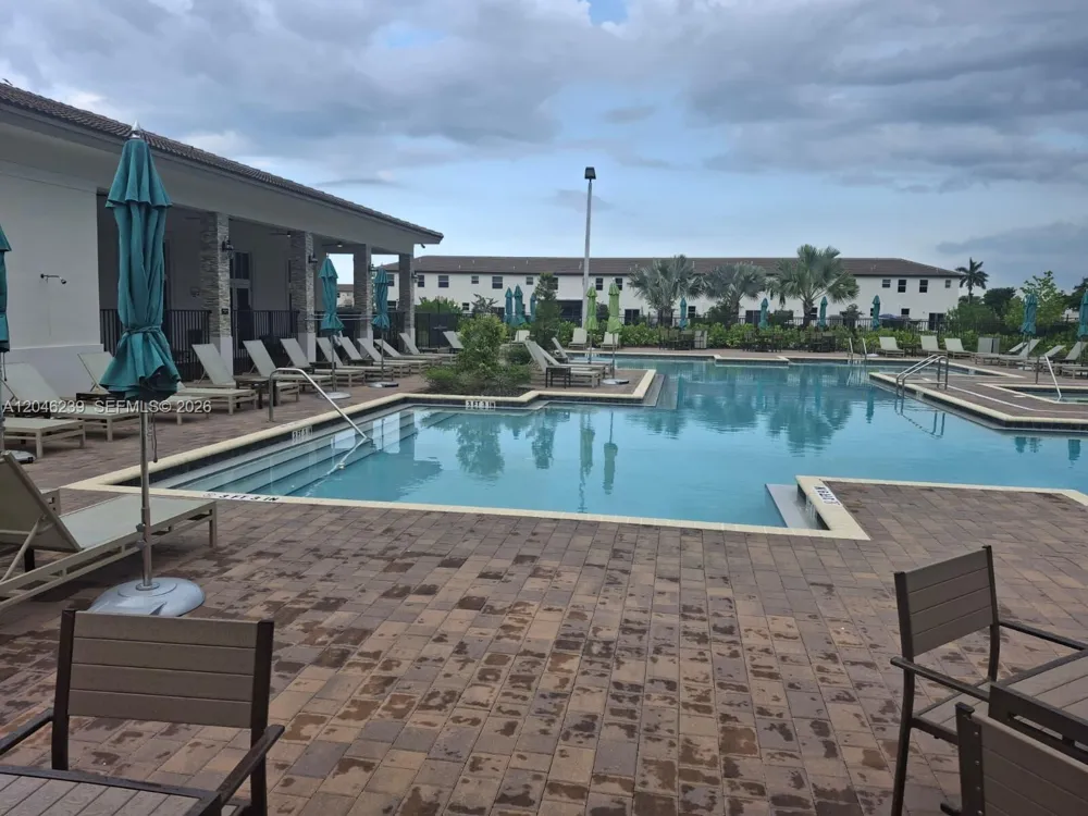 2439 NW 131st Cir Miami, FL 33167
