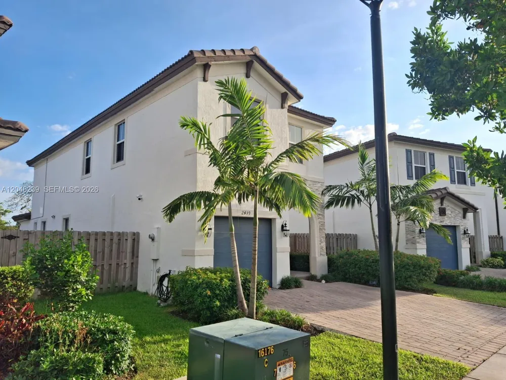2439 NW 131st Cir Miami, FL 33167