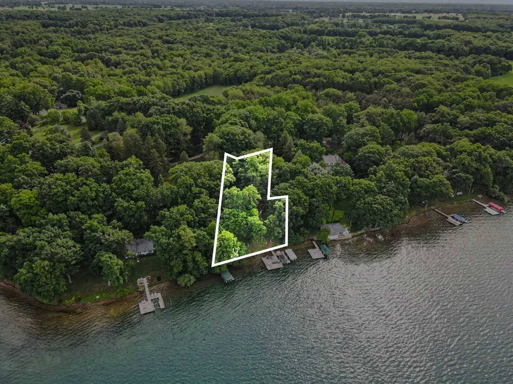 4630 E Gull Lake Drive Hickory Corners, MI 49060