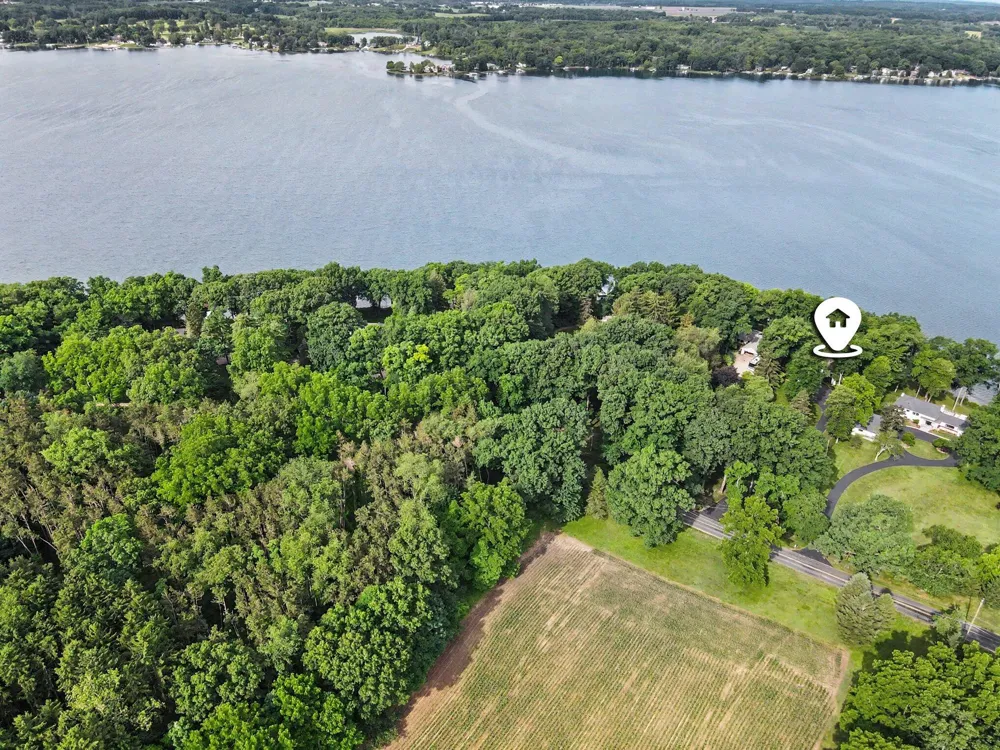 4630 E Gull Lake Drive Hickory Corners, MI 49060