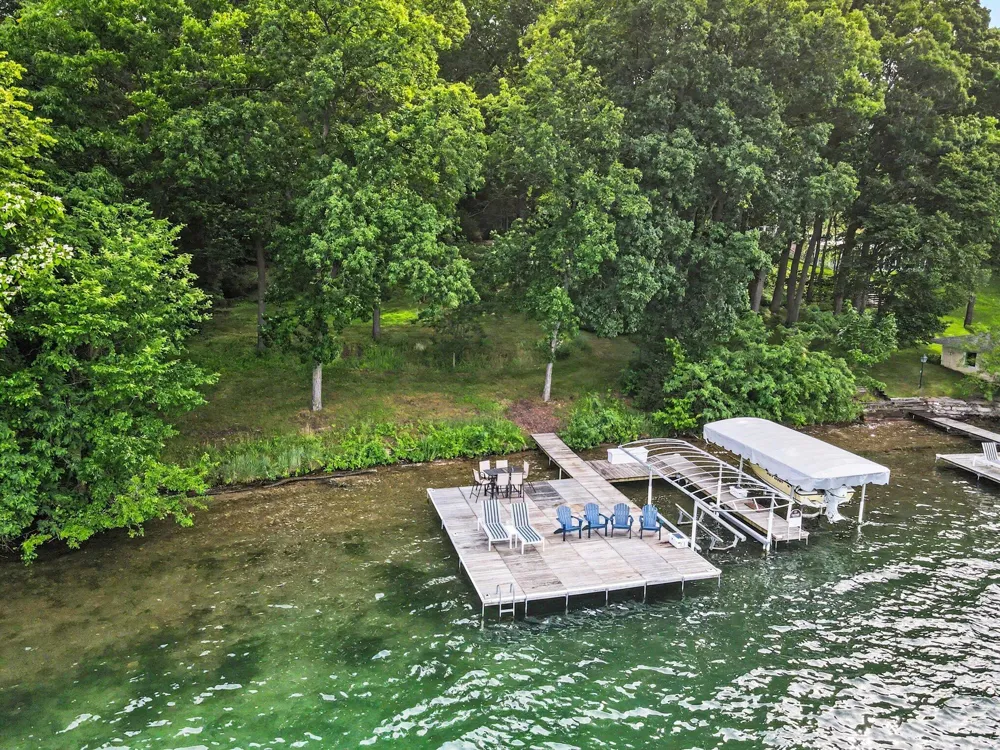 4630 E Gull Lake Drive Hickory Corners, MI 49060