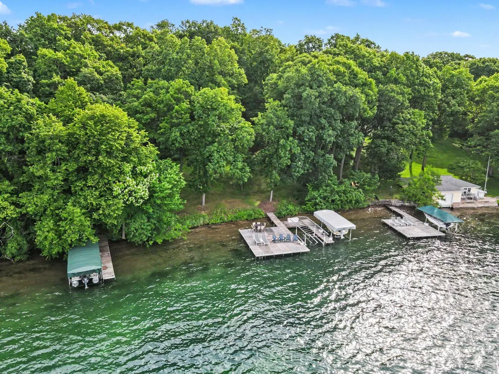 4630 E Gull Lake Drive Hickory Corners, MI 49060