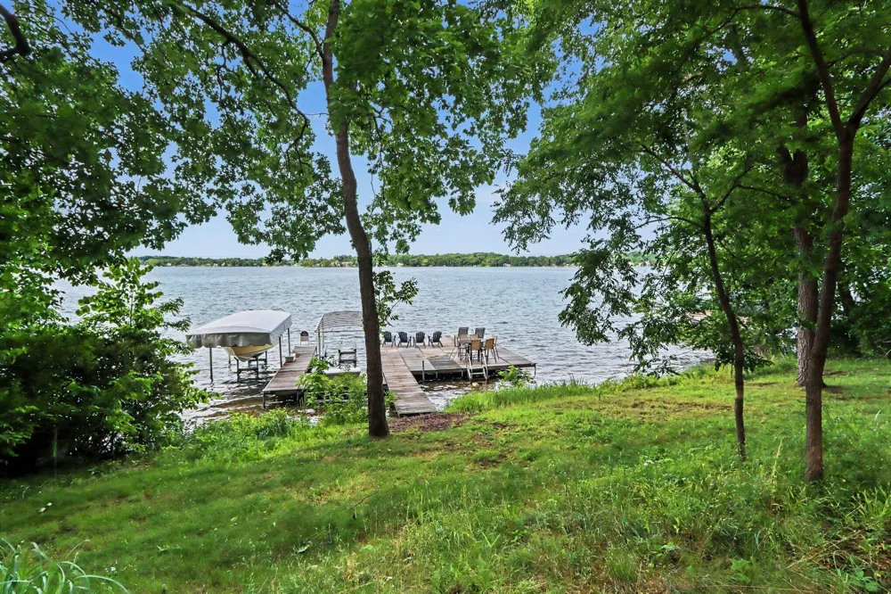 4630 E Gull Lake Drive Hickory Corners, MI 49060