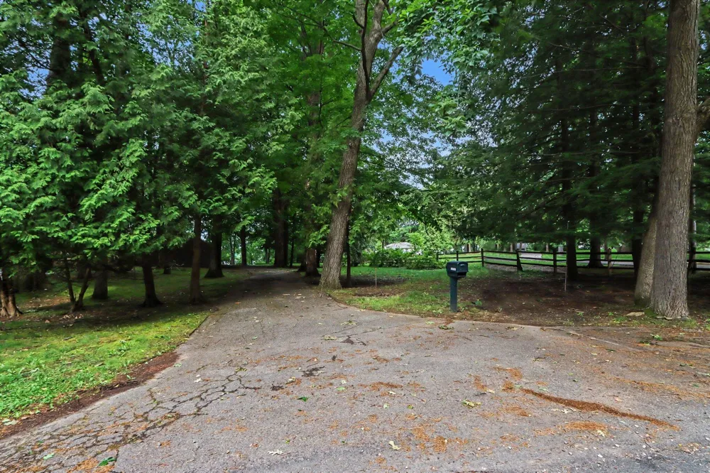 4630 E Gull Lake Drive Hickory Corners, MI 49060