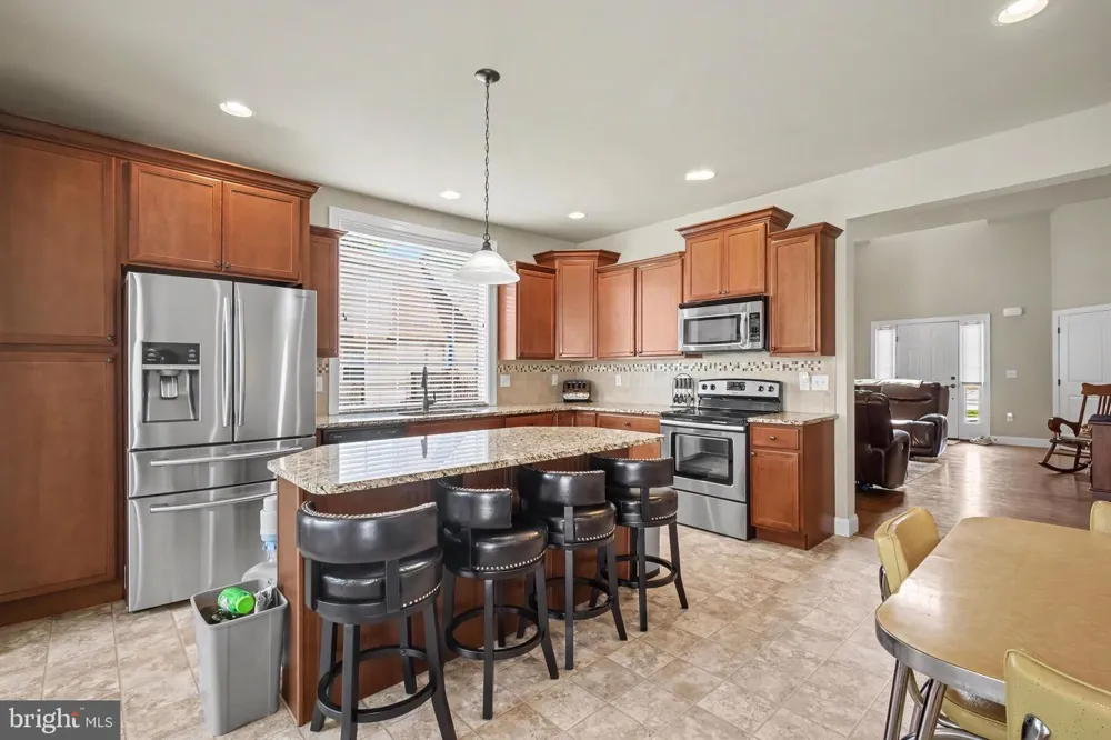 8 ARROWHEAD DRIVE Elizabethtown, PA 17022