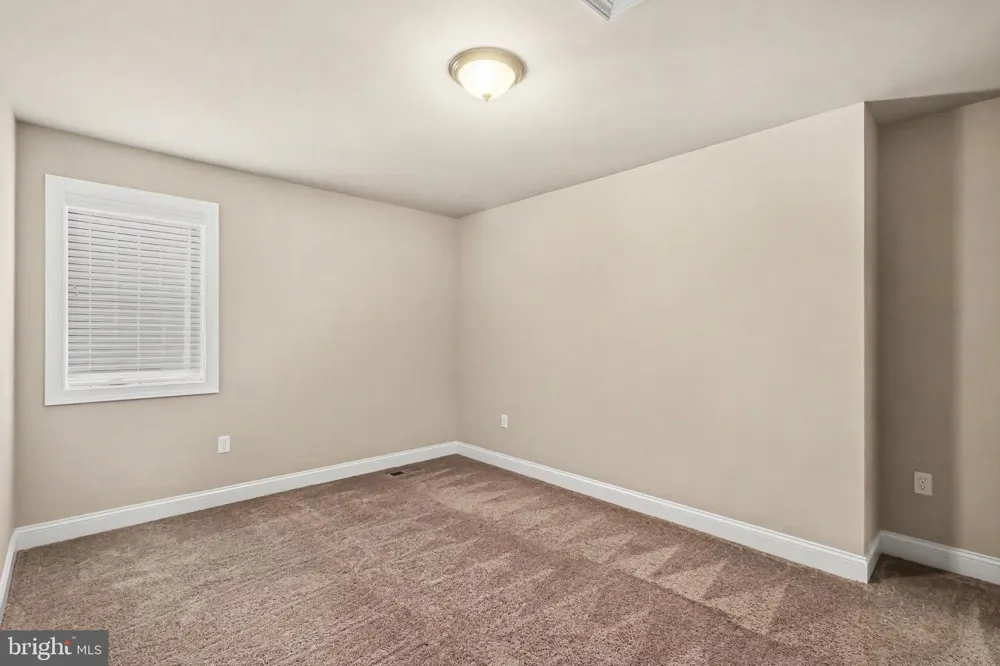 8 ARROWHEAD DRIVE Elizabethtown, PA 17022