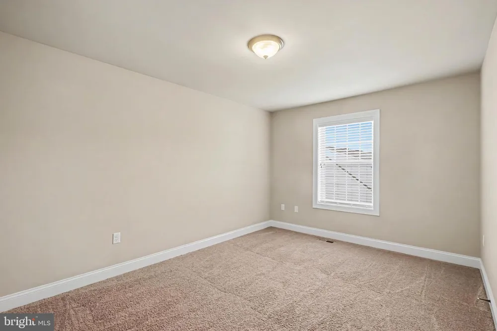 8 ARROWHEAD DRIVE Elizabethtown, PA 17022