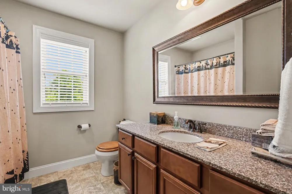 8 ARROWHEAD DRIVE Elizabethtown, PA 17022
