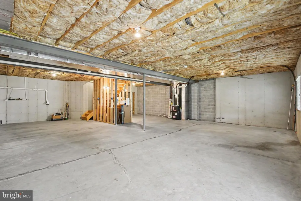 8 ARROWHEAD DRIVE Elizabethtown, PA 17022