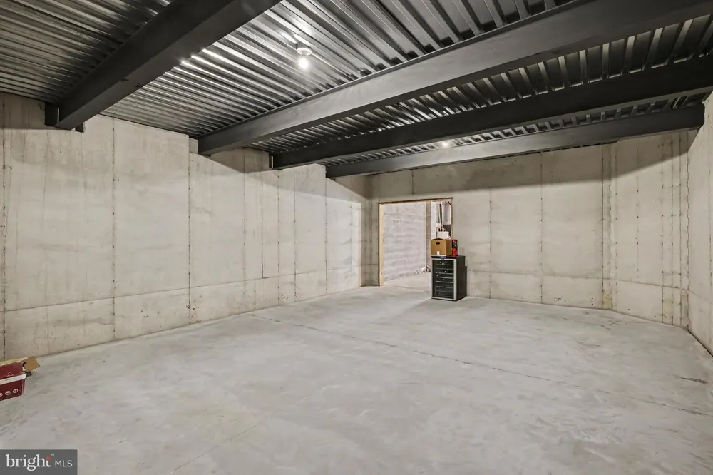 8 ARROWHEAD DRIVE Elizabethtown, PA 17022