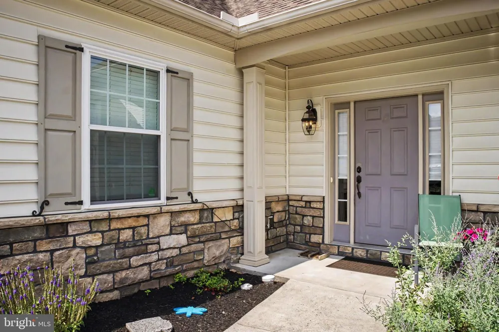 8 ARROWHEAD DRIVE Elizabethtown, PA 17022