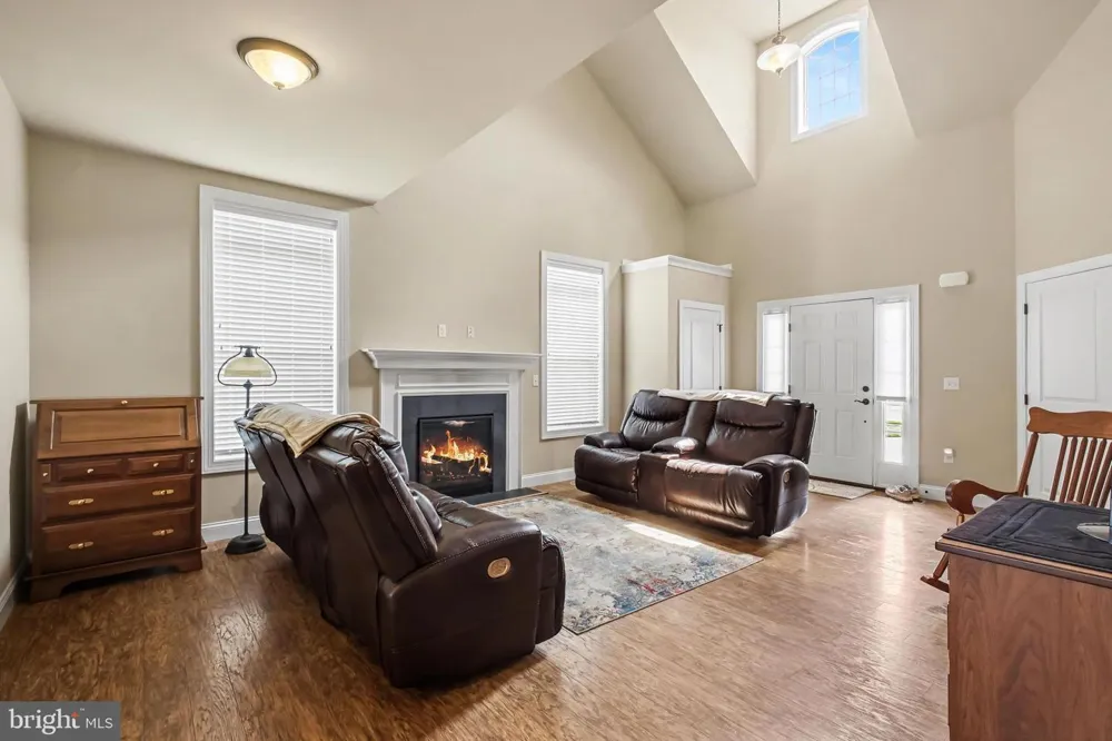 8 ARROWHEAD DRIVE Elizabethtown, PA 17022