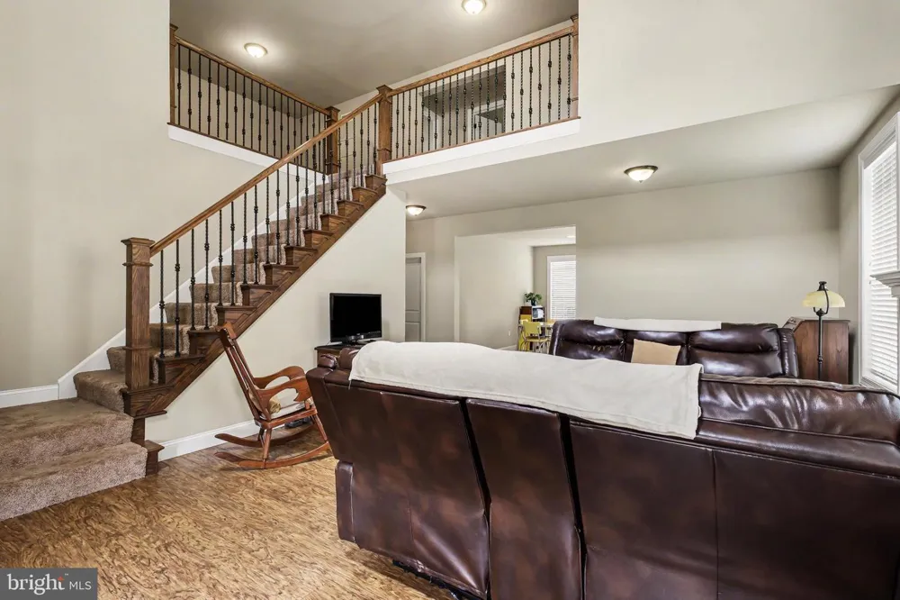 8 ARROWHEAD DRIVE Elizabethtown, PA 17022