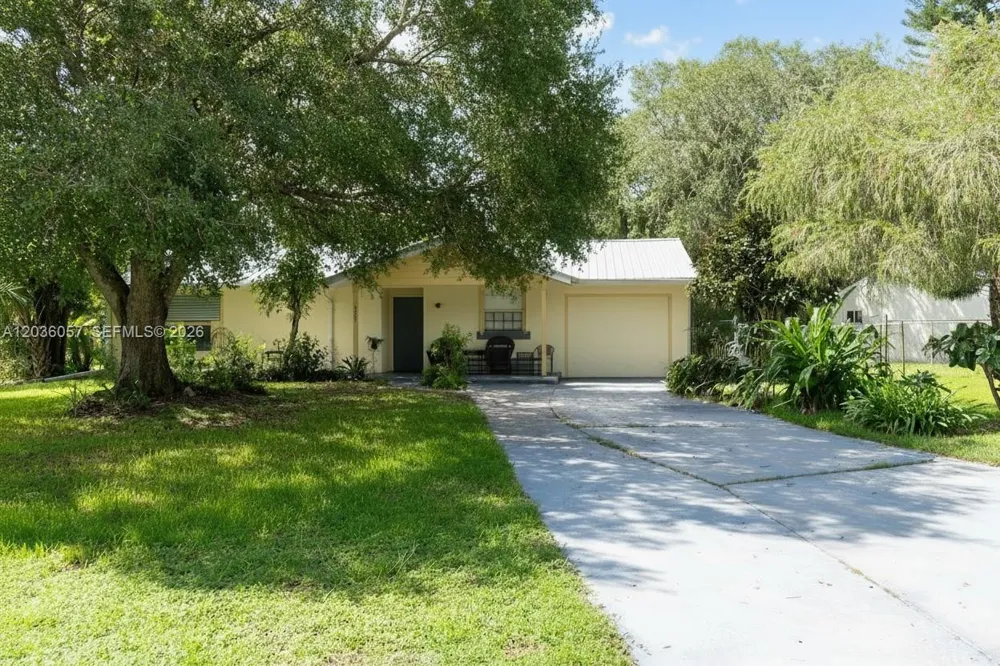 4001 Bishop Circle La Belle, FL 33935