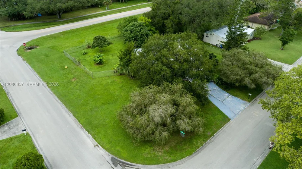 4001 Bishop Circle La Belle, FL 33935