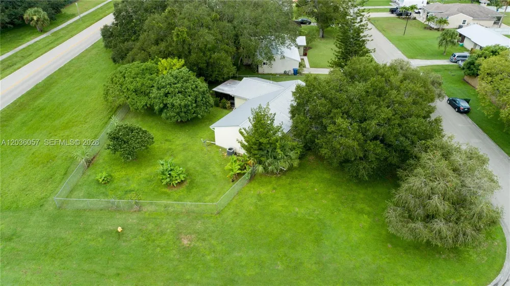 4001 Bishop Circle La Belle, FL 33935