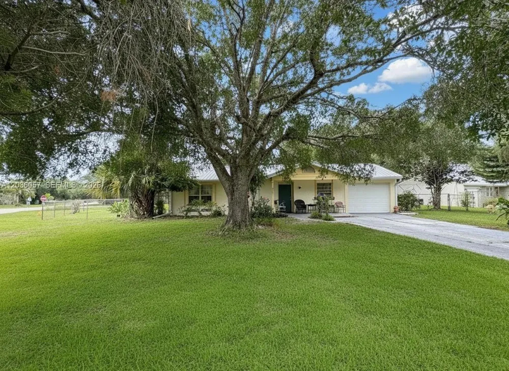 4001 Bishop Circle La Belle, FL 33935